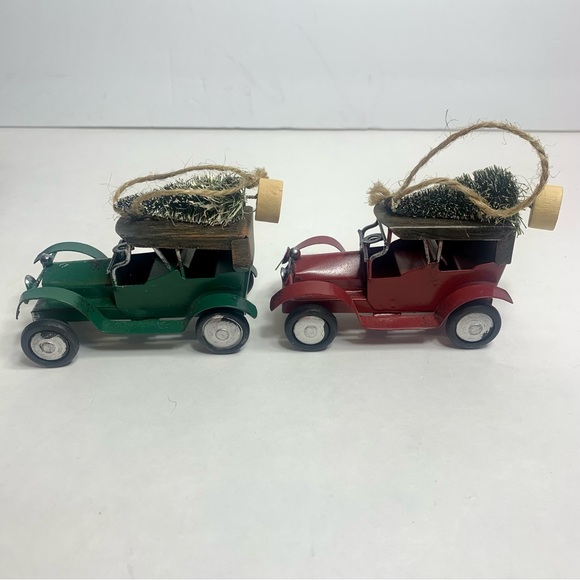 Set of old fashioned style cars ornaments. Red and green. - Picture 2 of 11